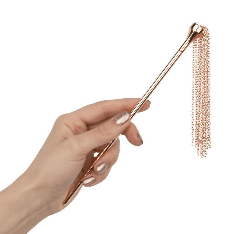 Щекоталка с металлическим флоггером Rosy Gold - Feather Tickler & Whip реальная фотография