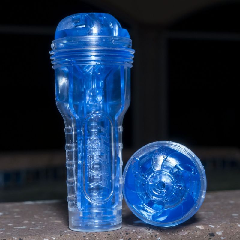 Мастурбатор Fleshlight Turbo Thrust Blue Ice (имитатор минета) реальная фотография