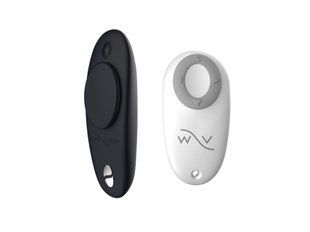 Смарт-вібратор у трусики We-Vibe Moxie Satin Black з пультом ДК жива фотографія