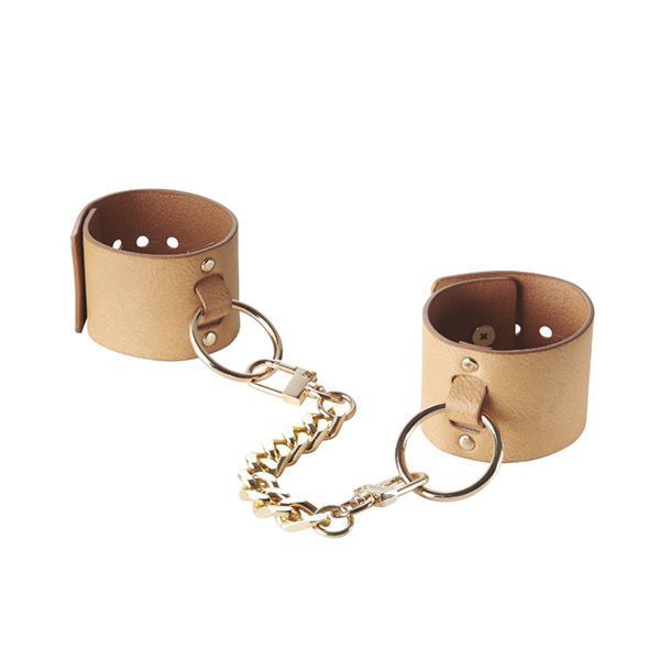 Наручники Bijoux Indiscrets MAZE - Wide Cuffs Brown жива фотографія