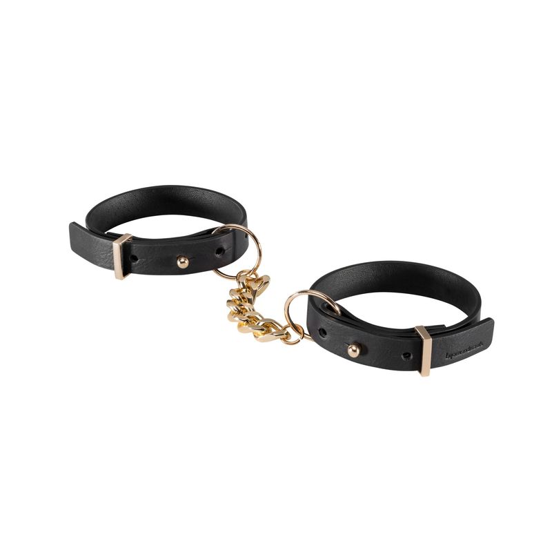 Наручники из экокожи Bijoux Indiscrets Maze – Thin Handcuffs Black реальная фотография