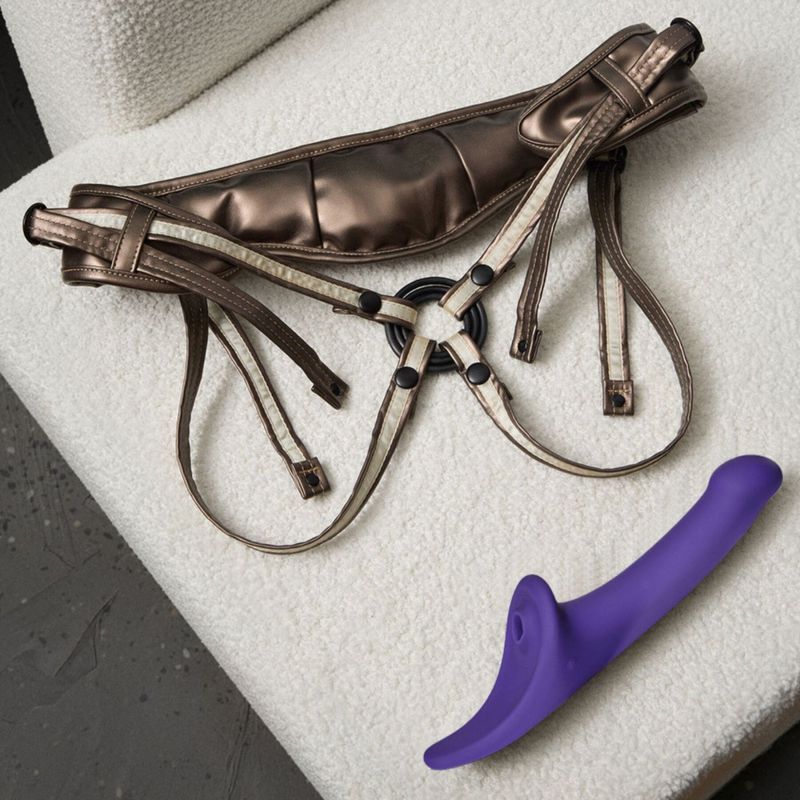 Вібронасадка для страпону з вакуумною стимуляцією Strap-On-Me Multi Orgasm Dildo L Purple жива фотографія
