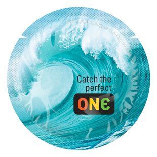 Презерватив ONE Color Sensations Catch the perfect ONE, 1 шт, бирюзовый, гладкий, со смазкой реальная фотография